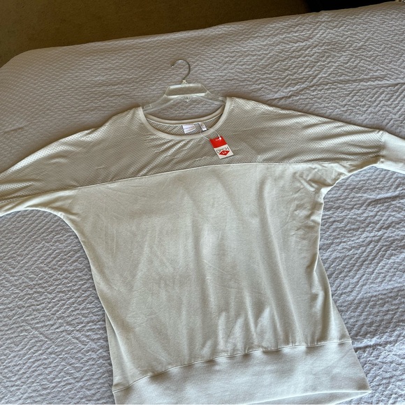 NWT Cinch women gray top size M new and unused condition - Picture 2 of 4